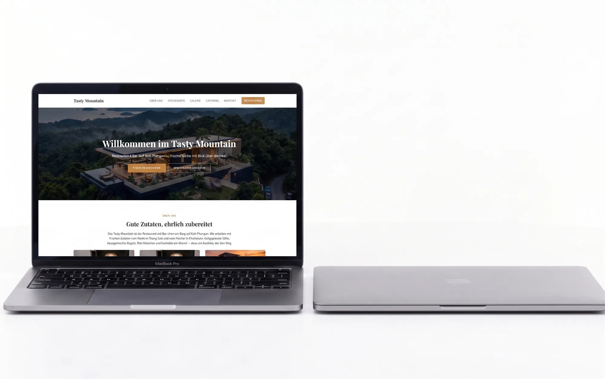 Der rechte MacBook ist zugeklappt